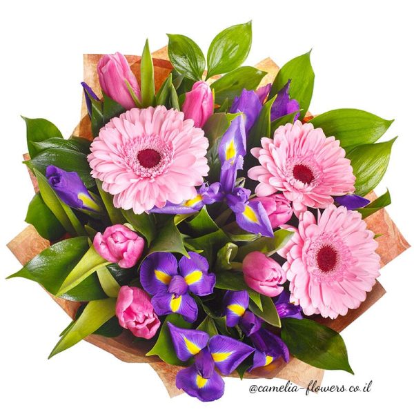 Букет розовых и фиолетовых цветов.